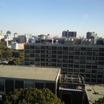 味奈登庵 - 眼下に見える市役所本庁舎と横浜球場