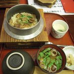 ニユートーキヨー　庄屋 - 季節の松茸釜飯（梅）