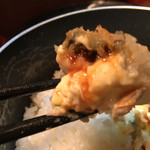 酒肴 新屋敷 - 店主さんオススメの食べ方。ご飯×タルタルソース×中濃ソース。これマジ半端ないって！美味しかった。