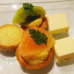 Restaurant27 - ('11/11)コーヒーに添えられた小菓子。クッキー食べた後＾＾；