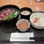 肴や 陣 - カツオのたたき丼　絶品☆