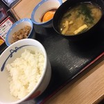 松屋 - 290円卵かけ選べる小鉢朝定（＾∇＾）