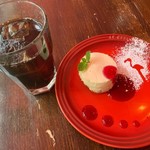 furamingo - アイスコーヒー、チーズケーキ