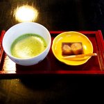茶席 万亭 - 抹茶・お菓子付き（700円）
