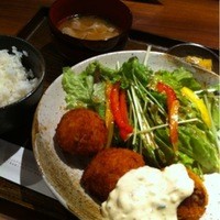 豚しゃぶ せいろ蒸し 豚匠 なんば邸 - 茶美豚コロッケ定食