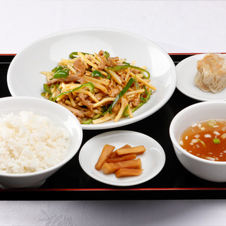 ボリューム満点！日替わり定食1,000円(税込)！