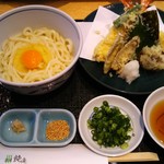 讃岐 飩庵 - 天ぷら付き、かま玉うどん