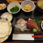 Rakushukassai Musha - お造り定食1000円