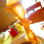 四川料理 桃源郷 - 平日限定ランチ土鍋入りふかひれ湯麺セット　２５００円（税込）ふかひれ湯麺のフカヒレのアップ【２０１９年３月】