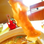 四川料理 桃源郷 - 平日限定ランチ土鍋入りふかひれ湯麺セット　２５００円（税込）ふかひれ湯麺のフカヒレのアップ【２０１９年３月】