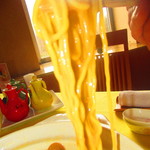 四川料理 桃源郷 - 平日限定ランチ土鍋入りふかひれ湯麺セット　２５００円（税込）ふかひれ湯麺の麺のアップ【２０１９年３月】