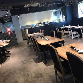 デュース ミックス キッチン ビストロカフェ_2