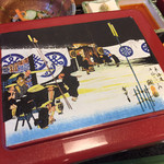 うなぎ 初音 - うな重の蓋がお洒落♪