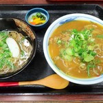 寺子屋 - 肉カレー丼とミニそば