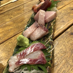 だいだいや - 刺身てんこ盛り
      980円