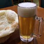 Purinsu - ビールセットの生ビールとナン