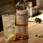 餃子とスパークリング バブルス - デュワーズハイボール