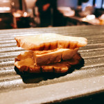 焼き鳥 とりら - ○白肝のいぶりがっこ挟み様