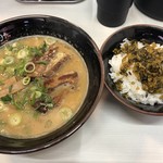 麺や もりた - 鷄豚骨ラーメン、高菜のせごはん♪