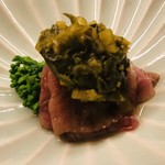 熊本県産牛肉の炙り　花山葵　菜の花