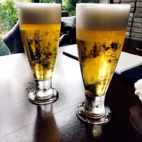 韻松亭 - 生ビールで乾杯。すでにあいつが写っていた…w