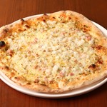 Barba Pizza - 新玉ねぎとベーコンのタルト・フランベ風ピザ