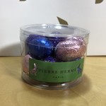 ピエール・エルメ・パリ - プティ ウフ