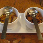 トマト - 左は玉葱、これイケます／右福神漬け