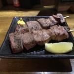 豚小家 - 串焼き ればー　塩　刺しの塩だれを流用してトンテキ的に！