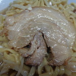 ラーメン二郎 - これがまた旨いし厚みあるし！