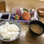 Toushou Onsen Hatago Fukudaya - お刺身定食1400円(^^)