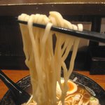 Goukaku - 地元の高竹製麺所に特注した無かん水中太平打ち麺