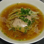 串カツ　ほおかむり - 鶏がらスープでさっぱりと、でもコクのある中華そば。〆にぴったりです♪