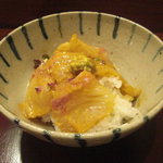 徳うち山 - 先ずは鯛丼として味わいます。