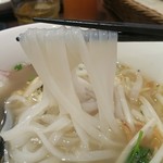 ハノイのホイさん - 米の麺であっさり