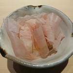 鮨 唐島 - 炊き立てのシャリと削り立ての鰹節の卵かけご飯