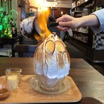 カフェ ルミエール - 焦がしキャラメルと焼きリンゴの焼き氷