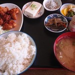 吉乃屋 - 唐揚げ定食ご飯大盛り