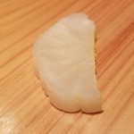 鮨 さかい - (21)べったら漬け、削り柚子皮掛け
      甘過ぎず爽やかです。
      少し舌をリセット。