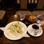 Burajirukan - 玉子トースト250円+ホットコーヒー350円