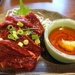 市場食堂 - クジラの刺身  
            トロットロで超美味♪