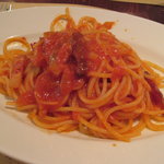 トラットリア カザーレ・デル・パチョッコーネ - 豚ホホ肉の塩漬けハムのトマトソース スパゲッティ アマトリーチェ風　１／２