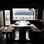 徳山鮓 - 徳山鮓 さん の玄関を入って 正面のお部屋で 素敵な景色を眺めながら お料理を頂きました。　　　　　2019.03.16