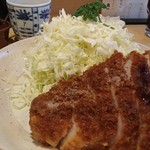 丸一 - 岩塩とソースをかけて頂きました。