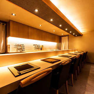 High-quality counter seats. Enjoy the immersive experience of Japanese Cuisine and the hospitality of our chefs.