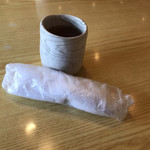 とんかつキッチンむらかみ - お茶とおしぼり