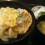 沢 - 煮かつ丼930円