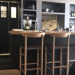 B - カウンター席もありました。