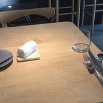 B - テーブルの様子。