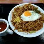 モテナス - 目玉焼きそば大盛